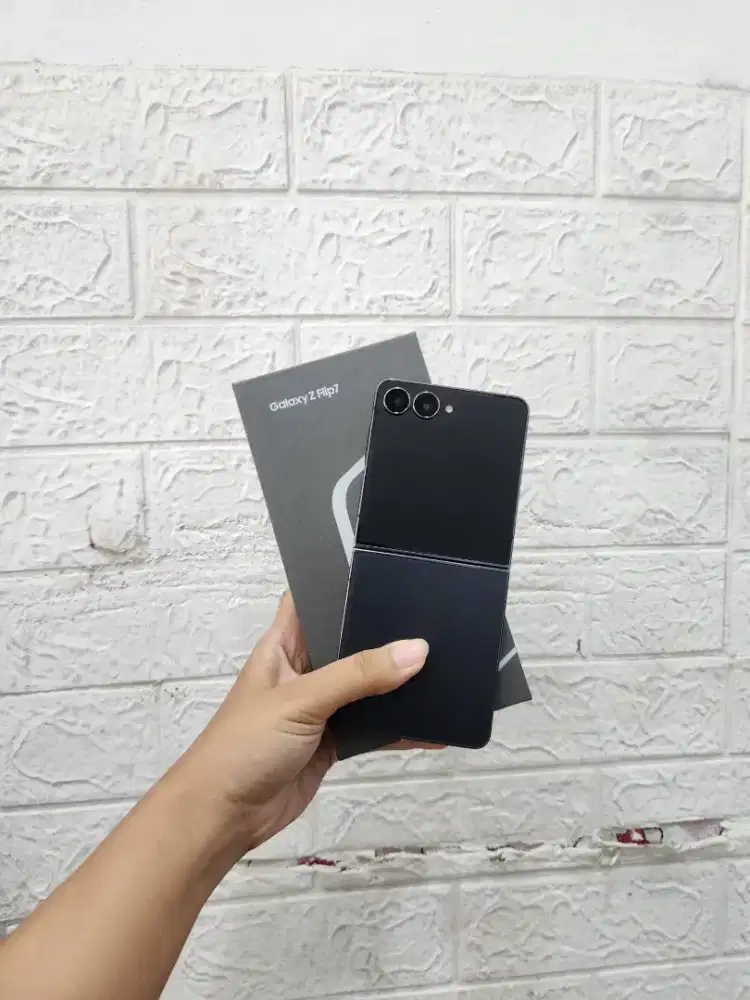 Samsung Z Flip 7 256Gb - Grs resmi 2 bln #Relax