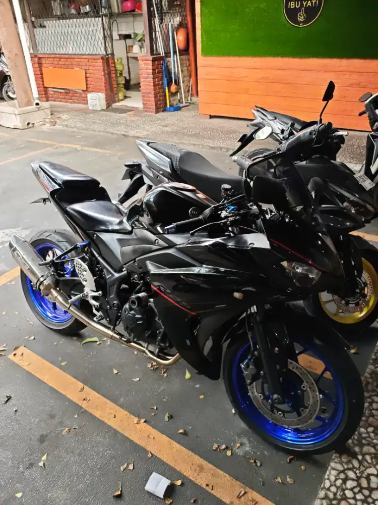 Yamaha R25 2018