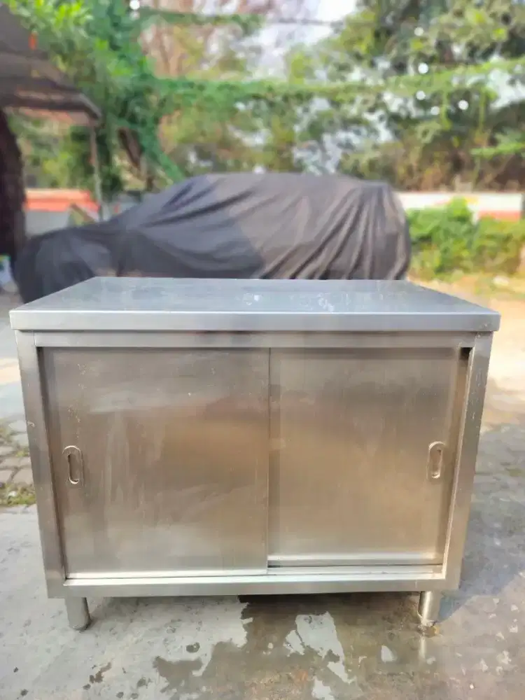 Meja kabinet pintu sedang uk 100 x 60 x 85