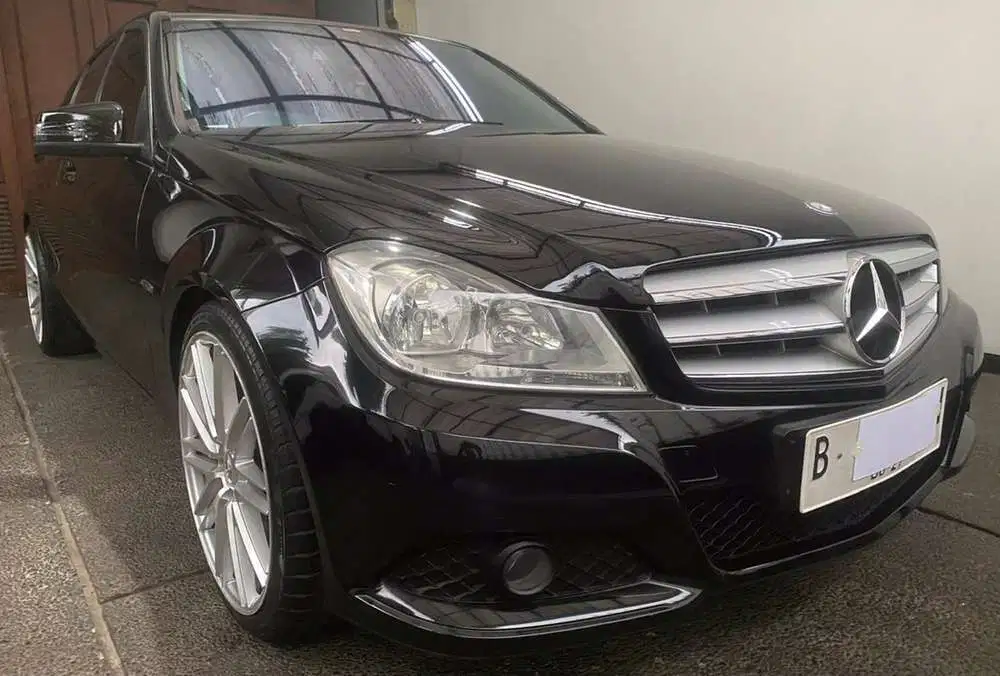 Mercedes Benz W-204. C200 CGI Facelift (ANTIK ODO 59RB Km)