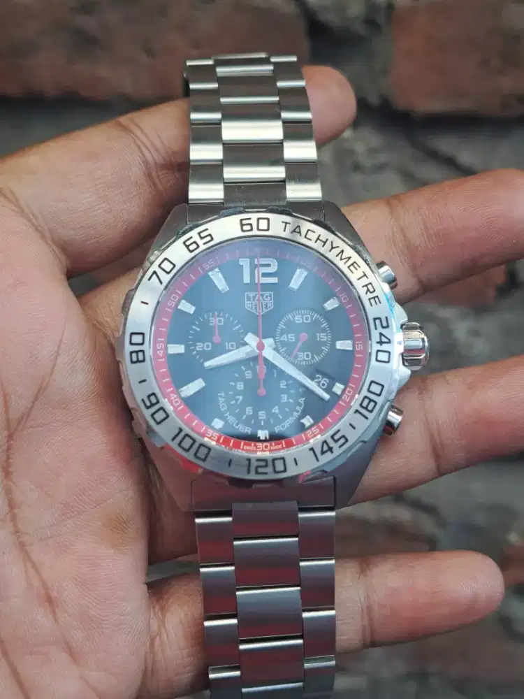 Tag heuer formula 1 caz101Y red dial