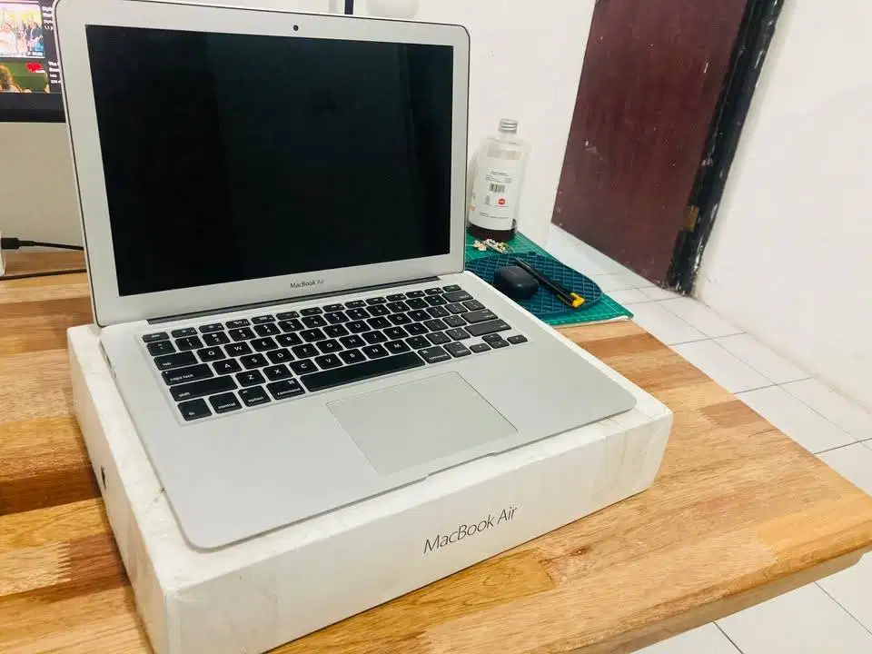 Macbook Air 2017 8/128GB i5