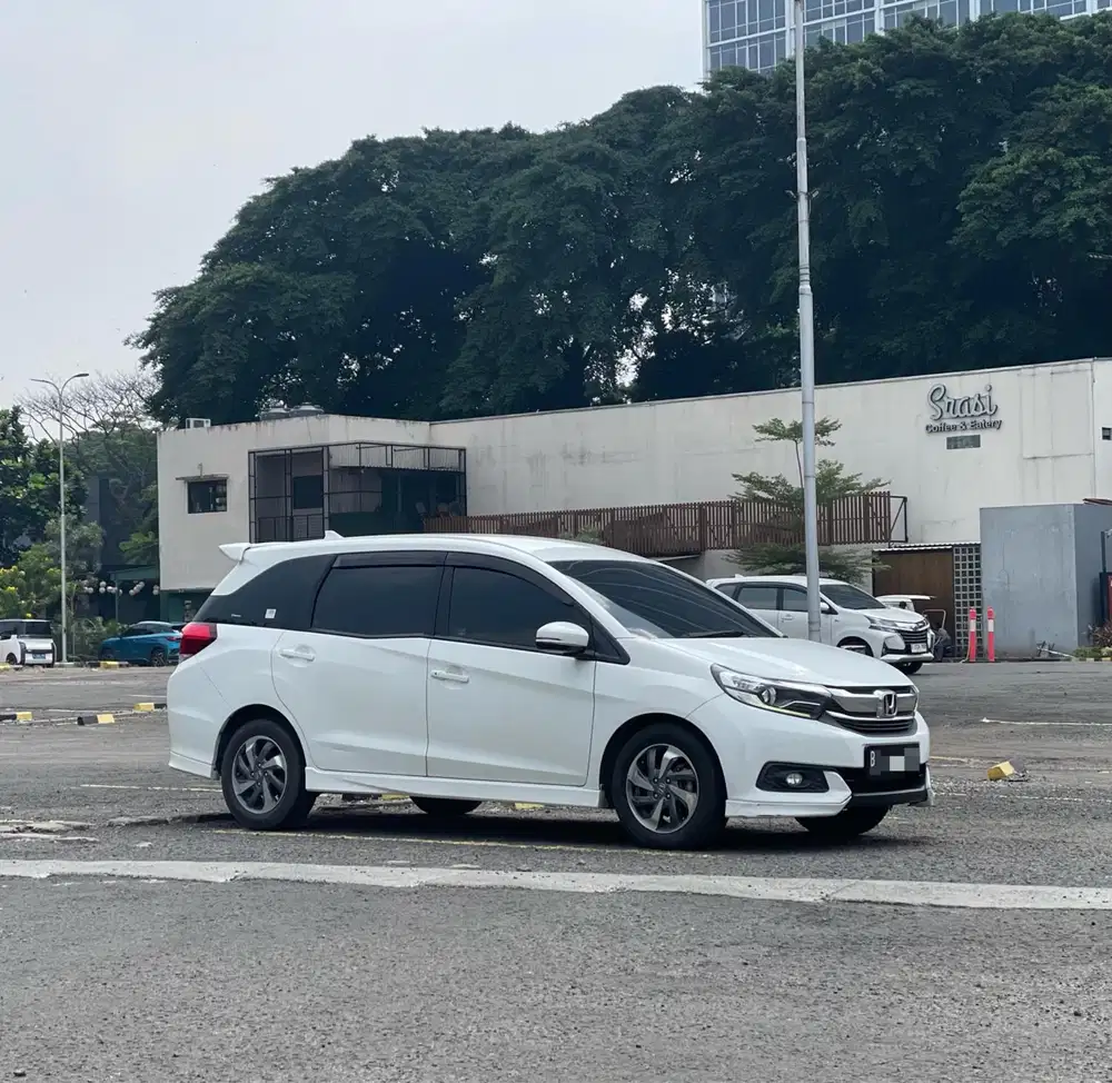 TERMURAH!! HONDA MOBILIO E CVT 1.5 AT MATIC 2019 PUTIH