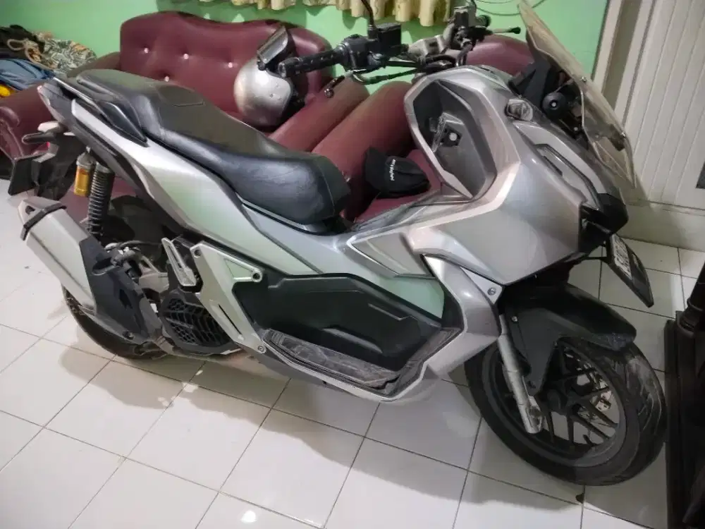 Dijual motor honda adv tahun 2019