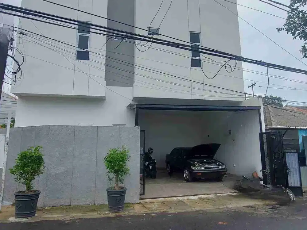 Rumah Baru Cantik Hook di Daerah Tebet Jakarta Selatan dengan Akses 2 mobil