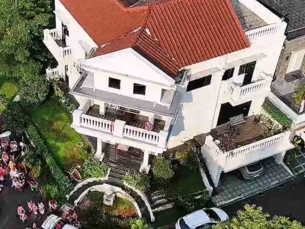 Jual Super Murah Rumah Mewah 3,5 Lantai di The Green BSD, Siap Huni Bisa KPR