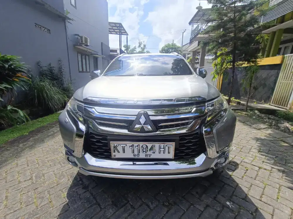 Pajero sport silver 2016