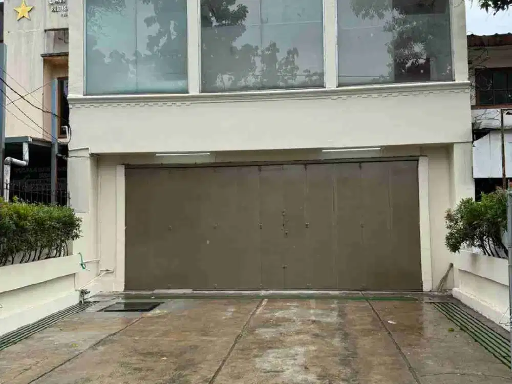 Disewakan / Dijual Ruko Strategis Di Mainroad Gatot Subroto Dekat TSM Mall Bandung