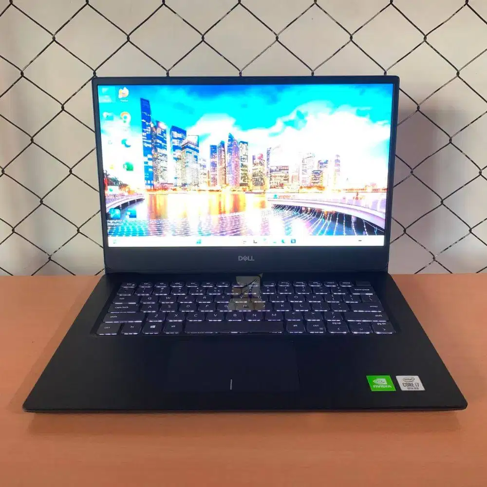 Dell Vostro 5490 / i7-10510U / RAM 16GB / SSD 512GB / NVIDIA MX250 / W