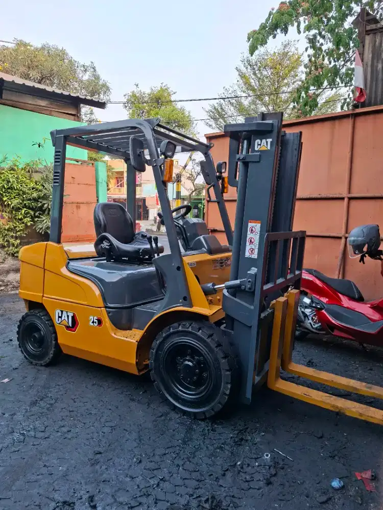 Forklift Caterpillar 2,5 Ton