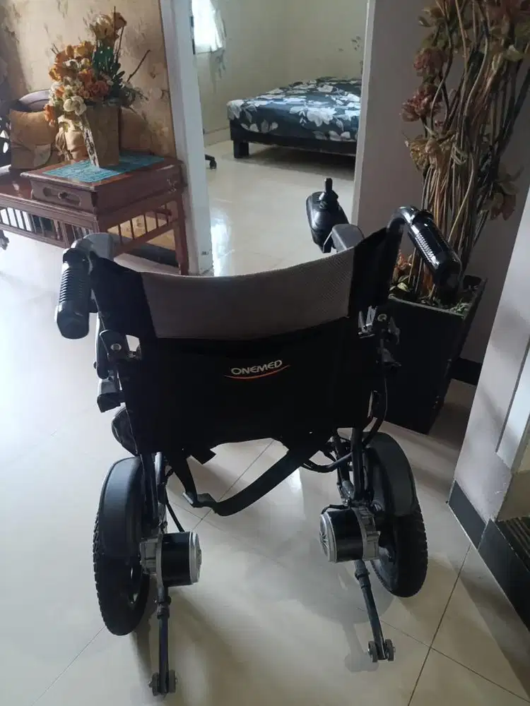 Kursi Roda Elektrik