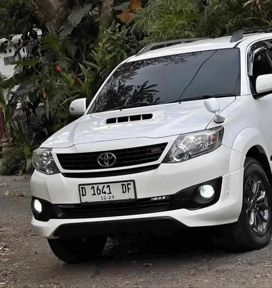 Fortuner VNT TRD Matic Diesel 2014 Istw Skli
- KM low 96rb