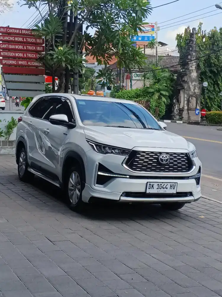 INNOVA ZENIX V HYBRID MATIC 2023 ASLI BALI TANGAN PERTAMA