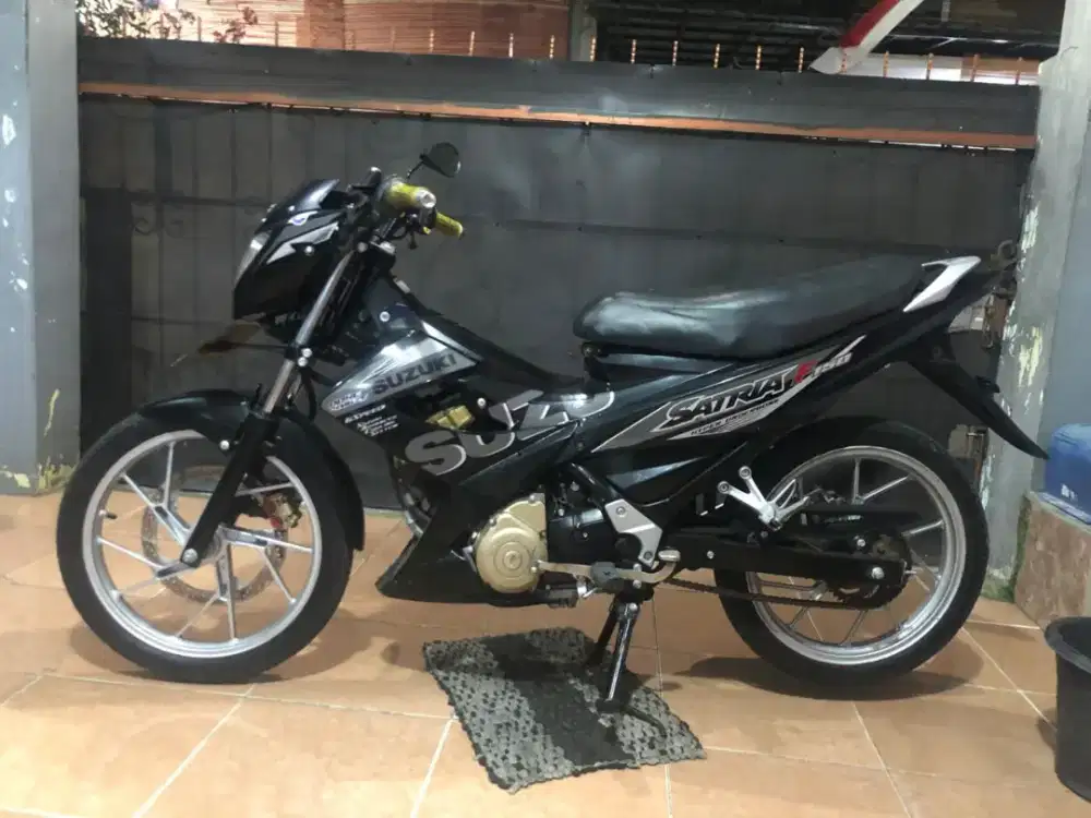 Motor satria FU
