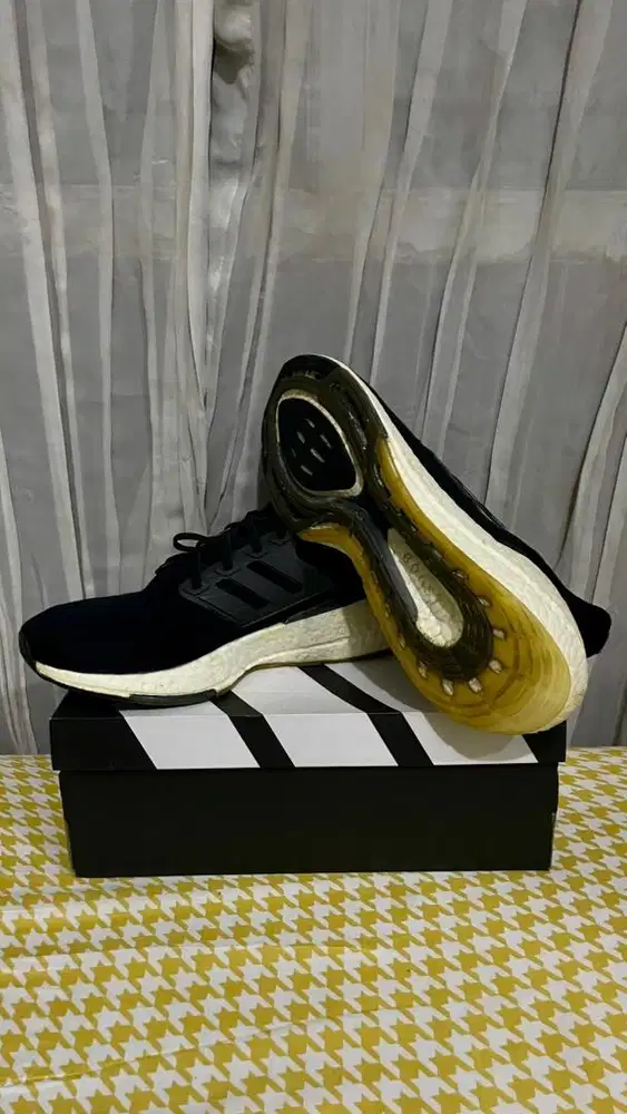 Adidas UltraBoost 21