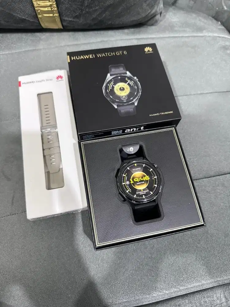 Huawei Watch GT 6 46MM Black Garansi Maret 2027. Mulus seperti baru