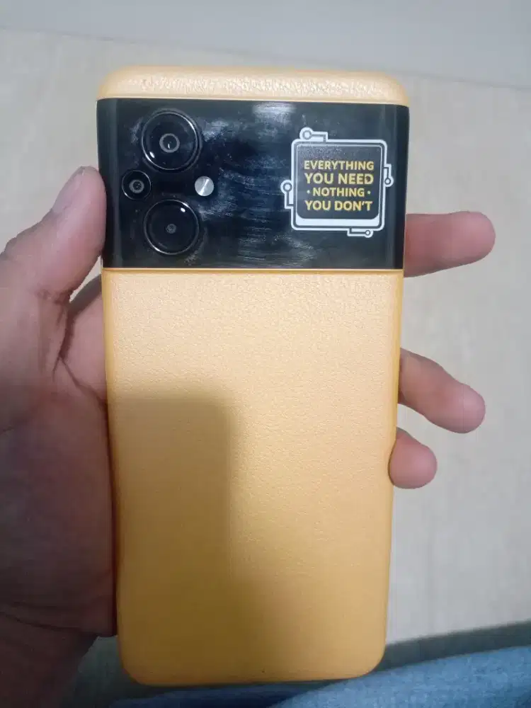 Poco m5 kuning.