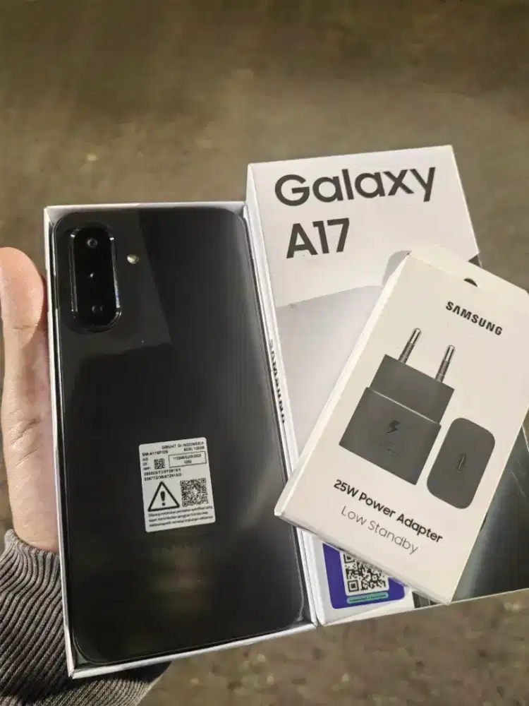 Samsung a17 4G 8/128 like new kelengkapan blum di pake sama sekali