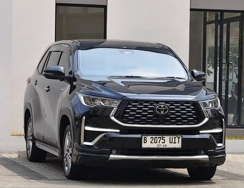 TDP 55jt !! Toyota Innova Zenix 2.0 Q Hybrid Modelista AT 2023 Hitam