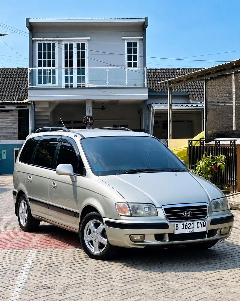 98% ORI Hyundai Trajet 2.0 A/T Tipe GLS