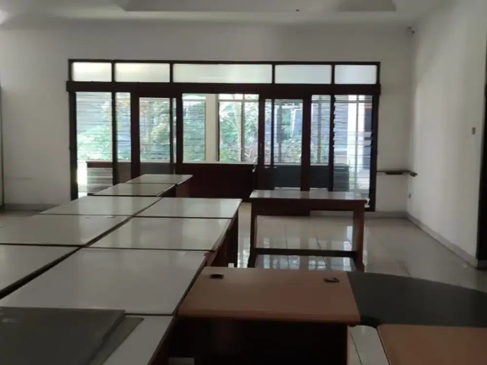 Sewa Rumah / Kantor Strategis di Sayap Riau Bandung Tengah Kota