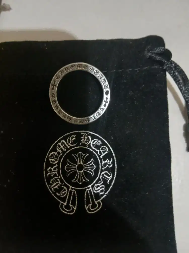 Cincin chromeheart