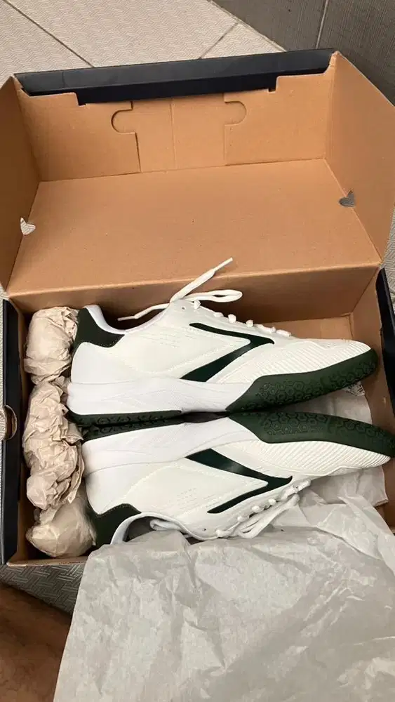 sepatu tenis rare