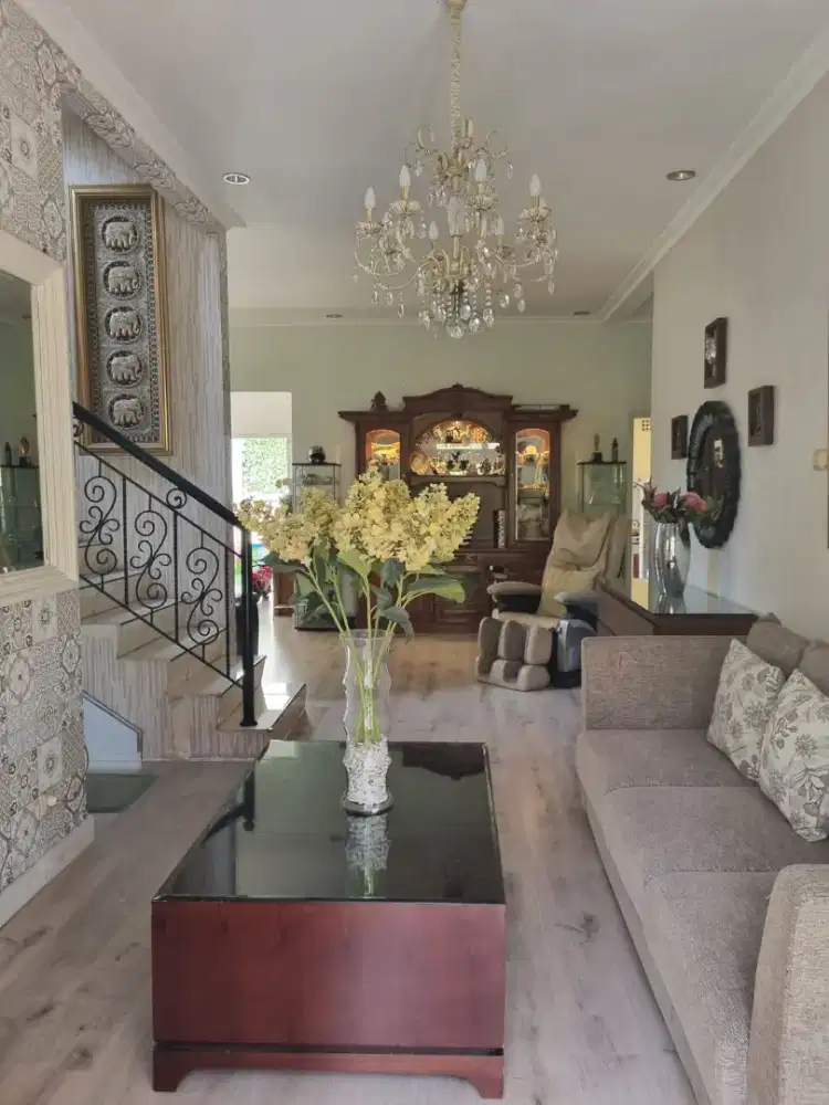 Dijual rumah kota baru parahyangan mewah bagus murah siap huni