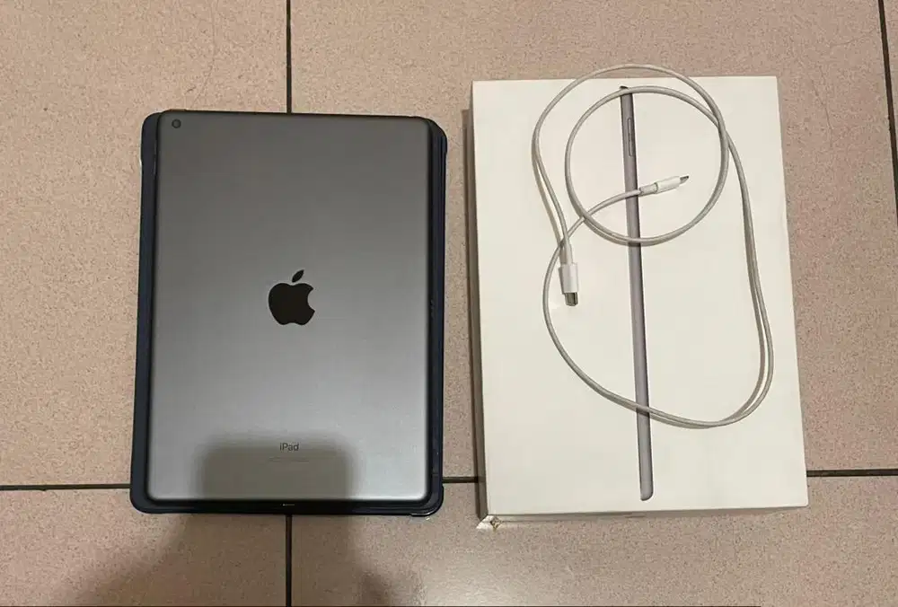 iPad gen 8th 32GB