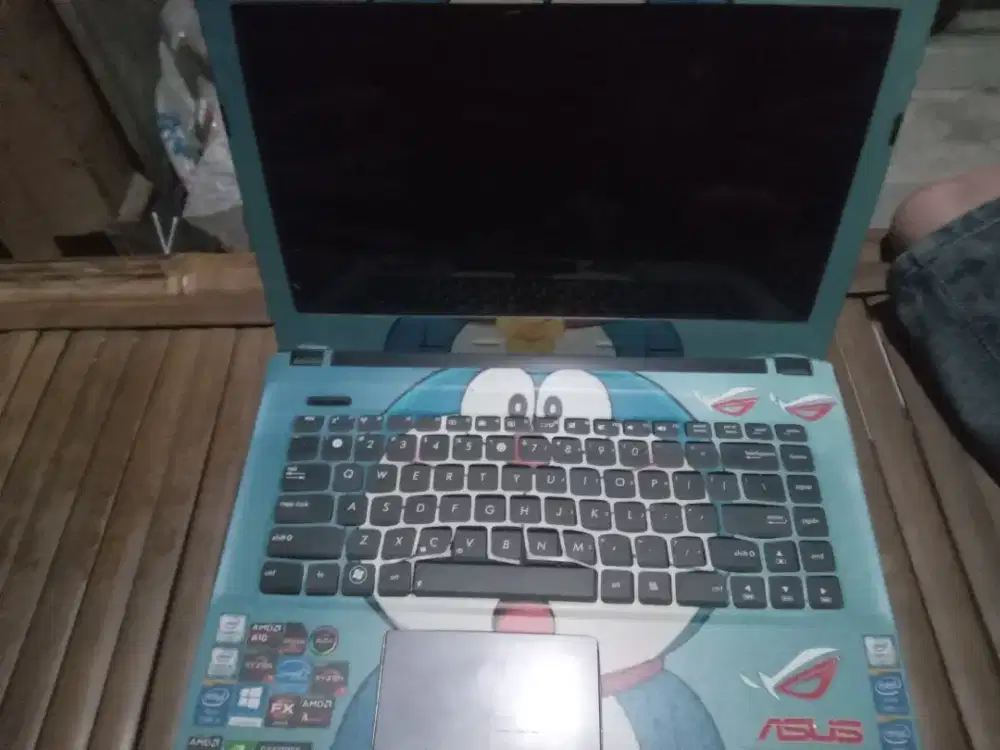 Di jual cepat bu laptop asus