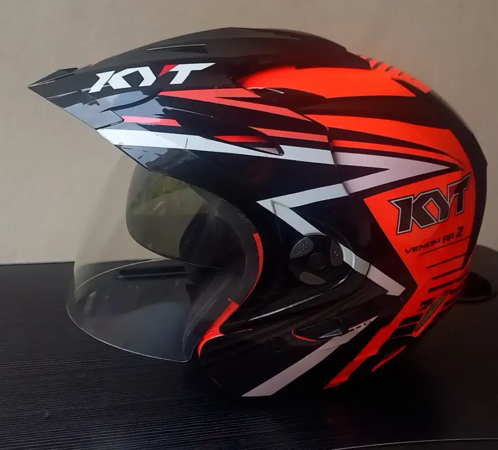 Helm KYT Venom RR2