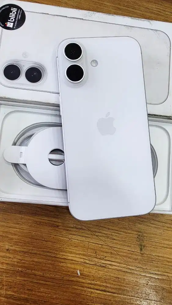 iPhone 17 256 gb ex iBox bh 99% garansi aktif sampai April 2027