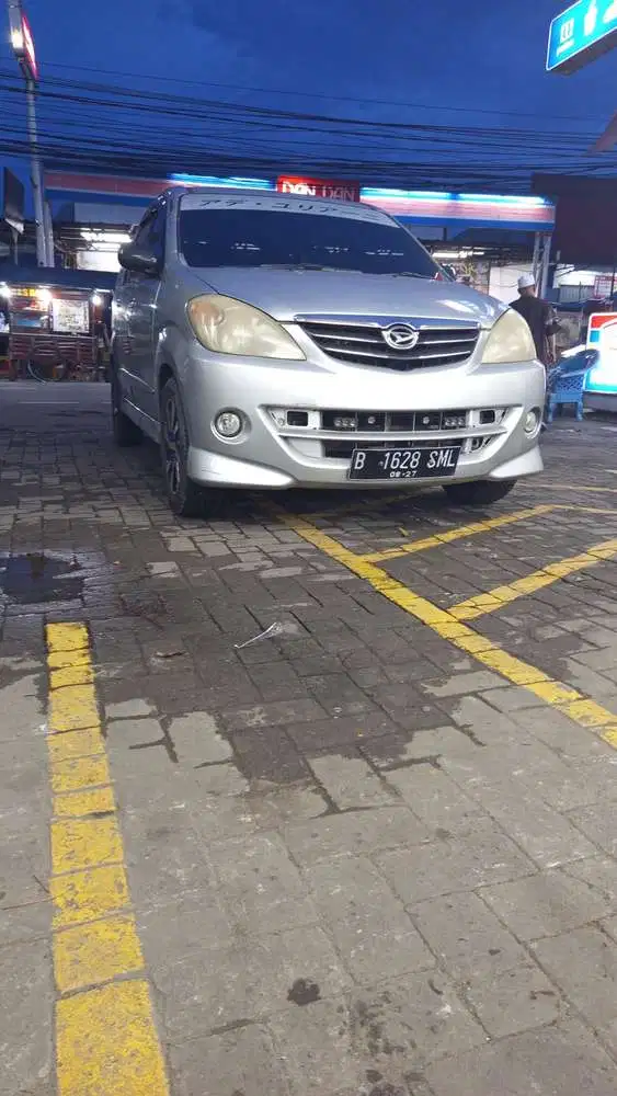 Daihatsu Xenia 2010 Bensin