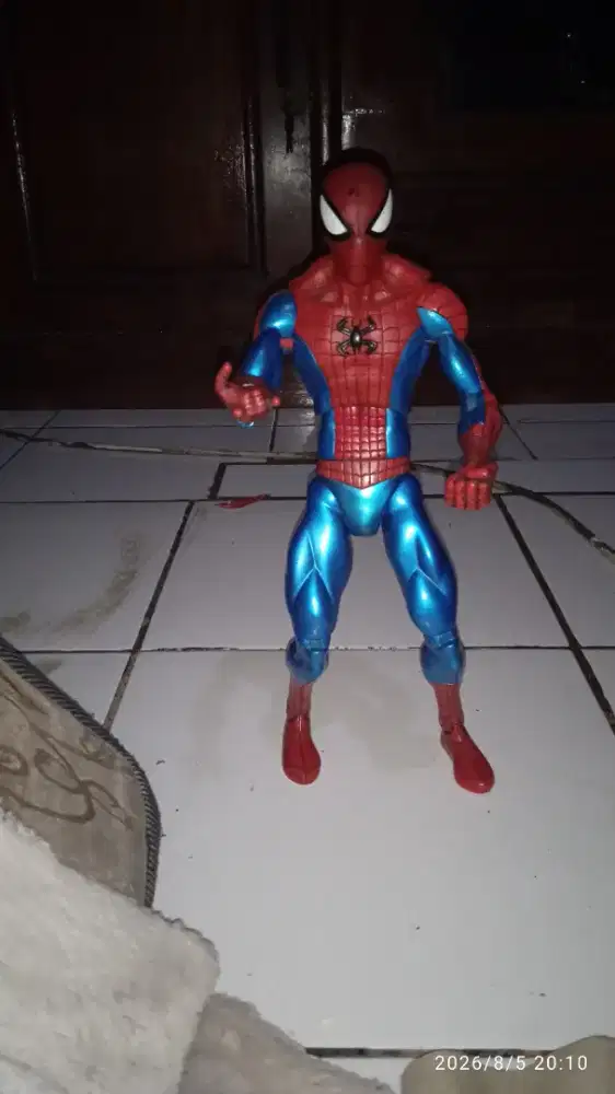 action figure spiderman