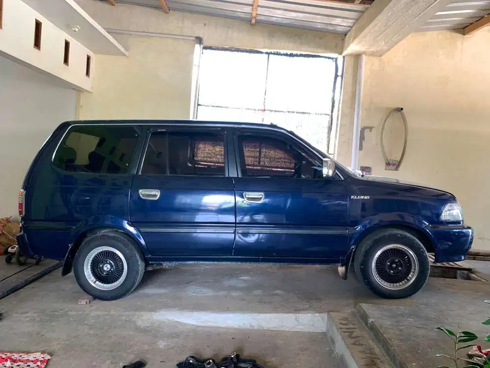 Toyota Kijang 2000 Bensin