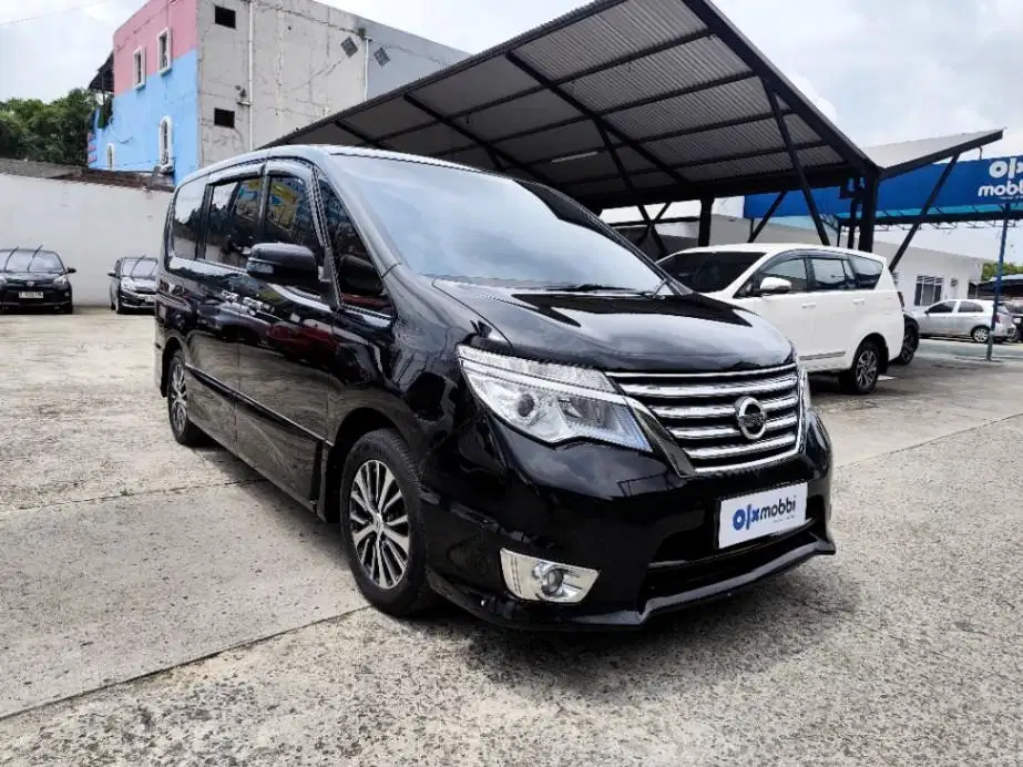 Cash dan Credit Nissan Serena AT 2015 JUZ