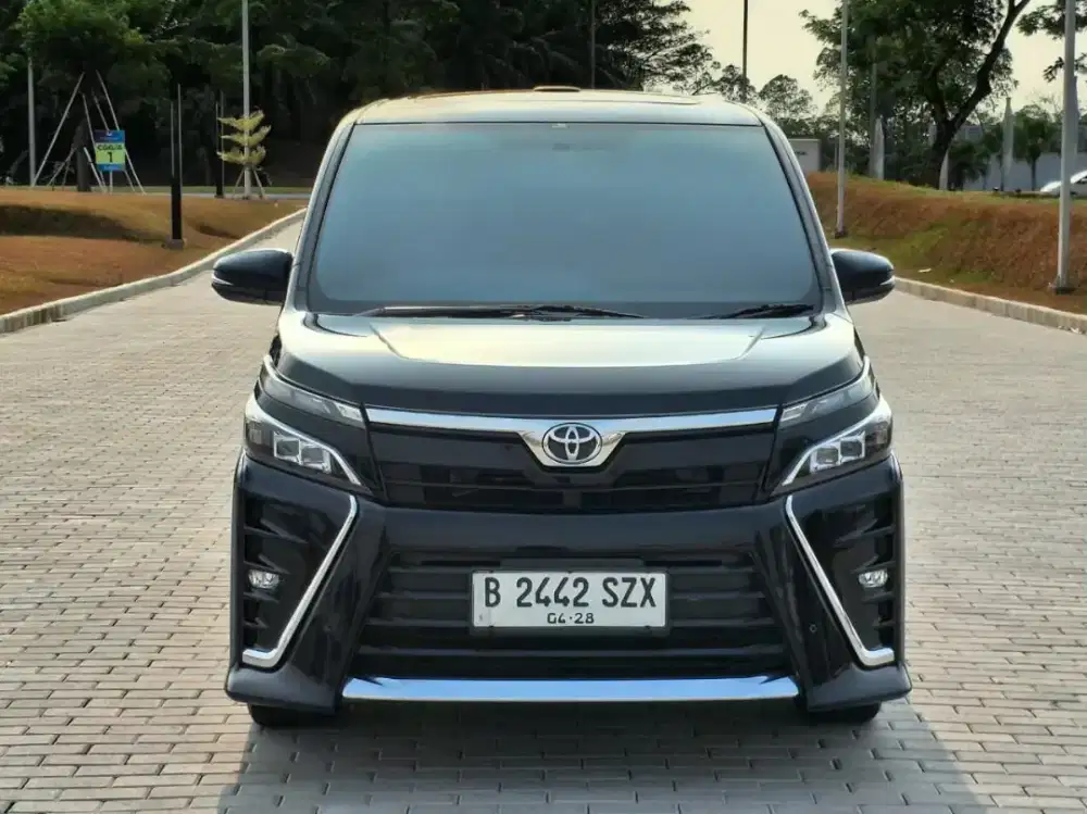 Toyota Voxy 2.0 Automatic 2018 Tdp 71 Jt
