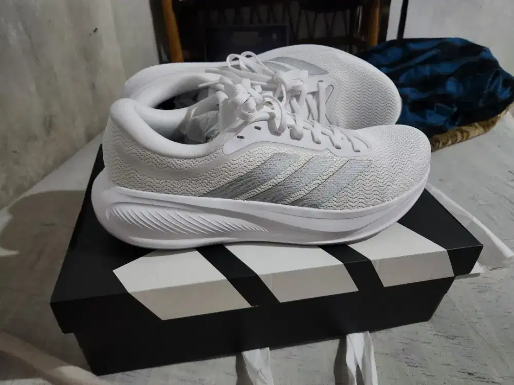 Jual sepatu addidas baru size 44
