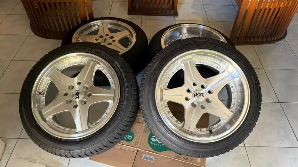 3 bulan pake  99% Like new Velg HSR Anambas Ring 15 + Ban