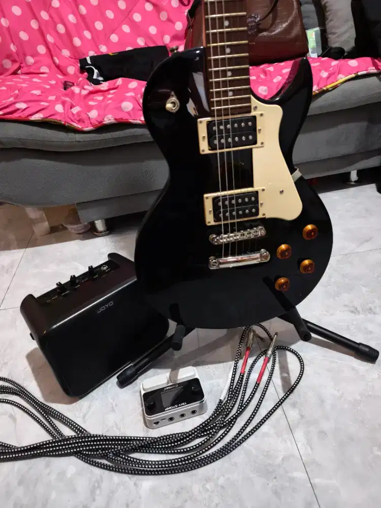 Jual Gitar Listrik Elektrik Cort CR100 Ampli Joyo Efek Soran Like New
