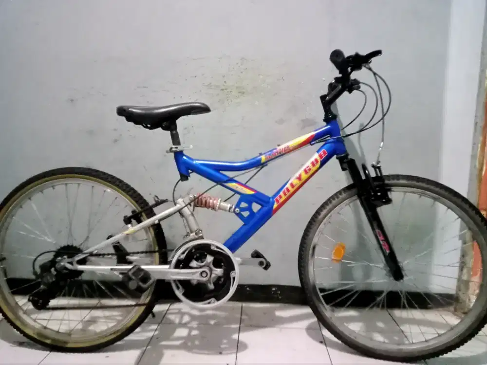 Dijual sepeda gunung MTB merk POLYGON ring 24 kondisi bagus normal