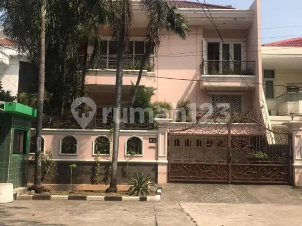 Dijual Rumah di Green Garden Sertifikat SHM