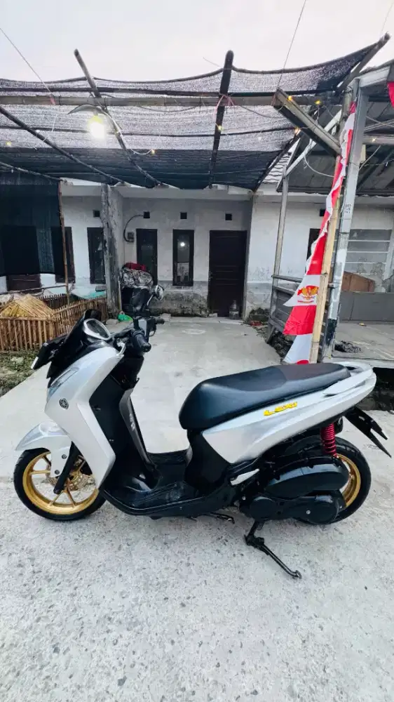 Yamaha Lexi 125 idling stop full warping sticker Silver candy metalik