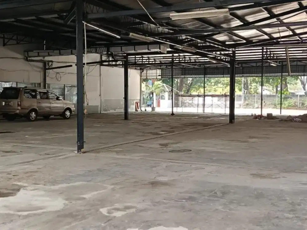 Disewakan dan Dijual  Cocok Untuk Showroom, dan Gudang maupun Restoran