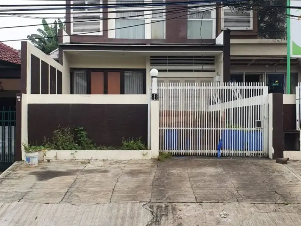 Disewakan dan Jual Rumah Tomang  Jakbar