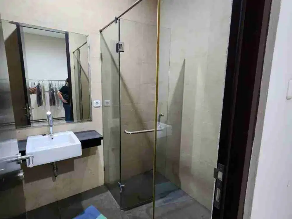 Dijual dan disewakan rumah mewah rapi siap huni di Cluster Asia Tropis