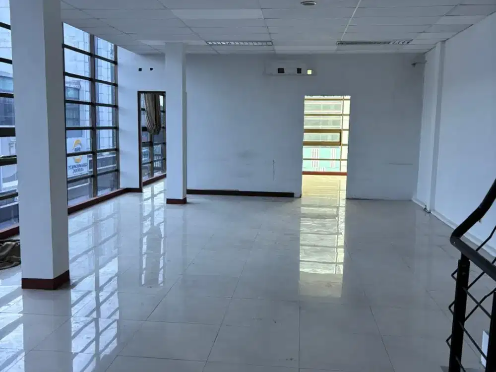NEGO SAMPAI JADI! Jual atau Sewa Ruko 4 Lantai Hook di Cikokol Tangerang