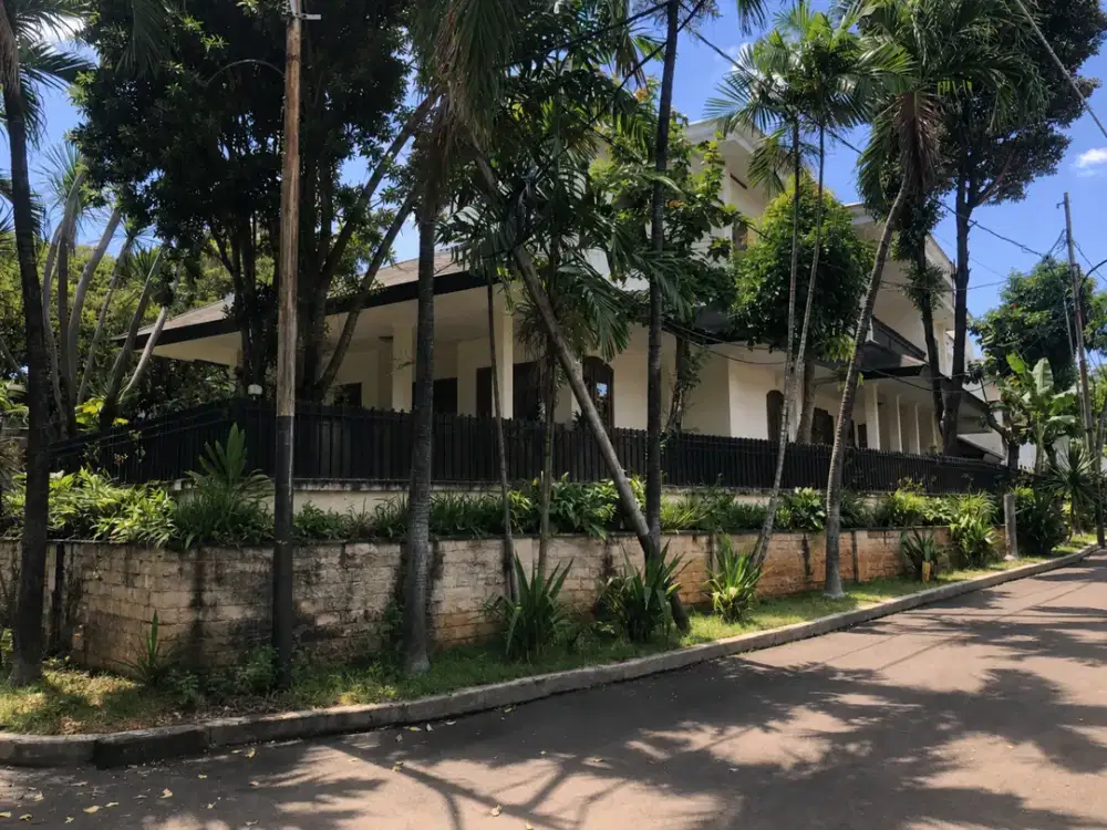 Rumah Mewah Patra Kuningan LT 650 m² Kolam Renang Pribadi Dijual Rp60 M