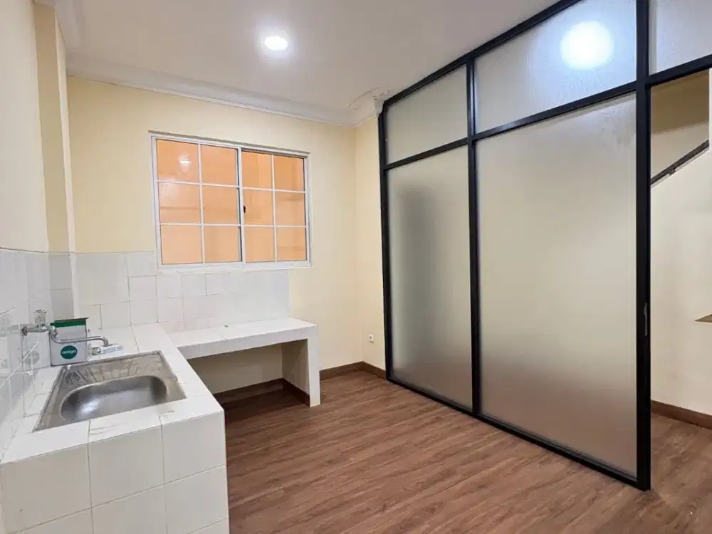 Ruko Eksklusif Pantai Indah Kapuk 3Lt 5X15 75M2 Semi Furnish