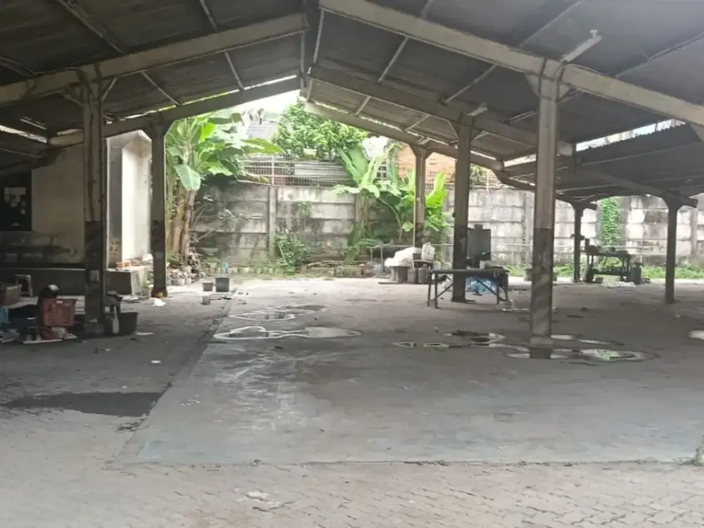 Disewakan dan Dijual Bangunan ex Bengkel  Jakarta Pusat